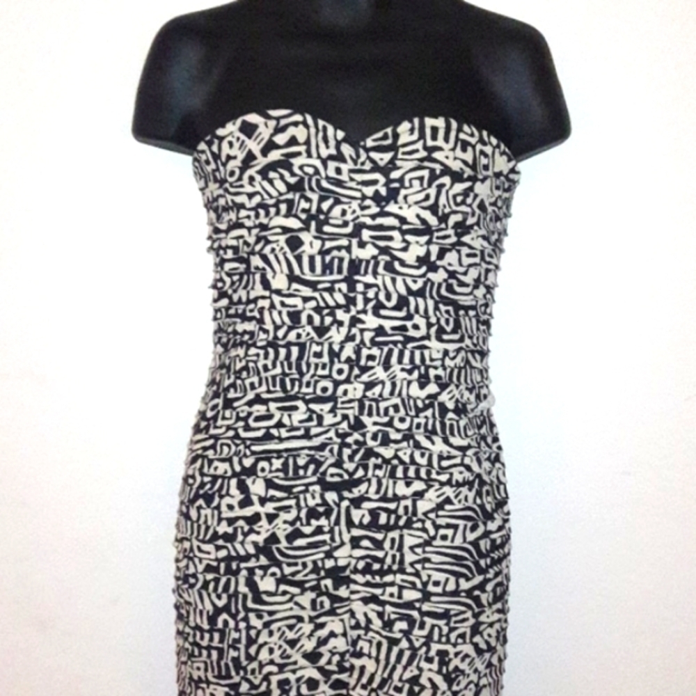 Strapless Fitted Graphic Print Mini Dress, Large - Picture 2 of 8